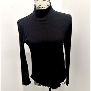 ELIE TAHARI MOCK TURTLENECK BLACK LONG SLEEVE TOP. NEVER WORN. SIZE M